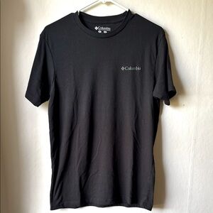NWOT Columbia Men's Black T-Shirt